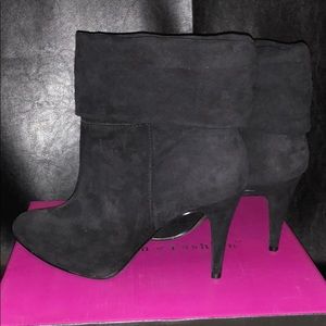 EXPRESS Black cuffed bootie heels size 9